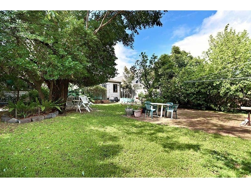 27 Melbourne Avenue, Glenroy VIC 3046