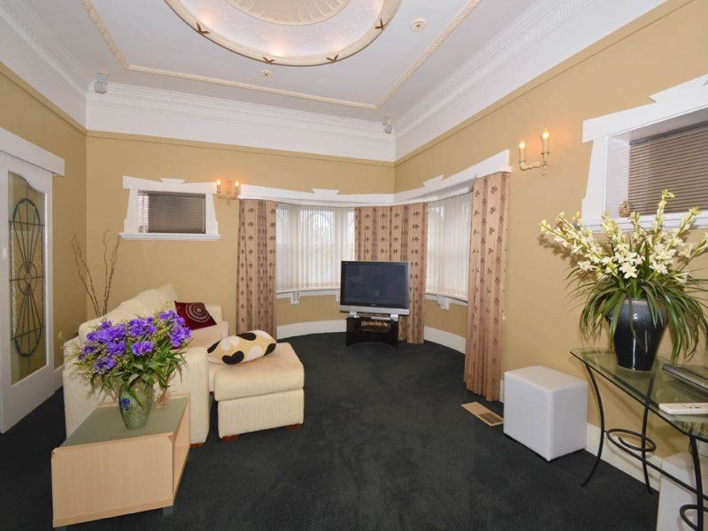 73 Woodland Street, Essendon VIC 3040