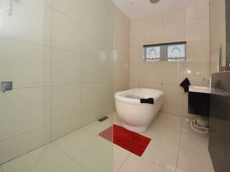 73 Woodland Street, Essendon VIC 3040