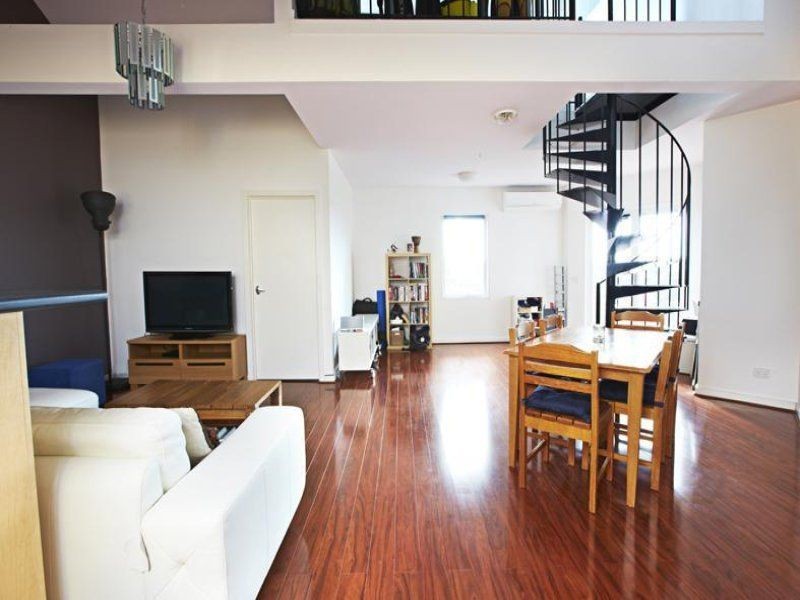 32/1 Gatehouse Drive, Kensington VIC 3031