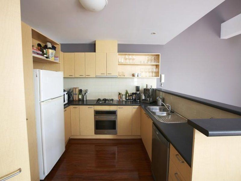 32/1 Gatehouse Drive, Kensington VIC 3031