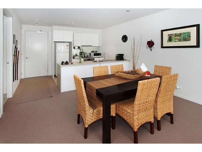 211/20 Pier Lane, Maribyrnong VIC 3032