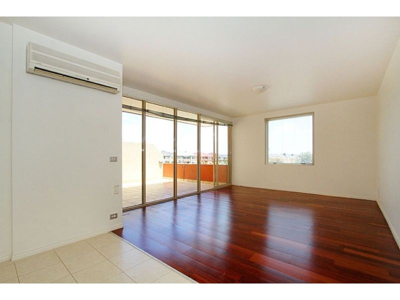 212/77 Village Way, Maribyrnong VIC 3032