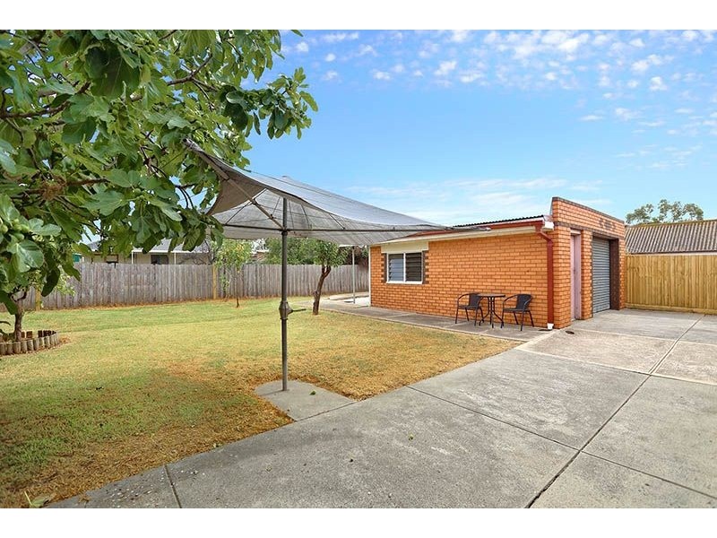 28 Berembong Drive, Keilor East VIC 3033