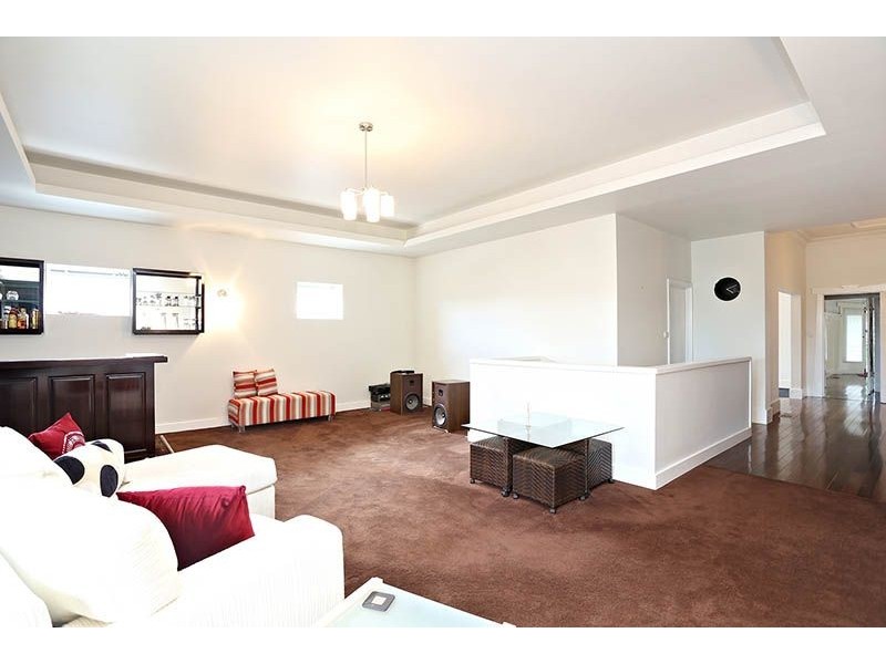 73 Woodland Street, Essendon VIC 3040