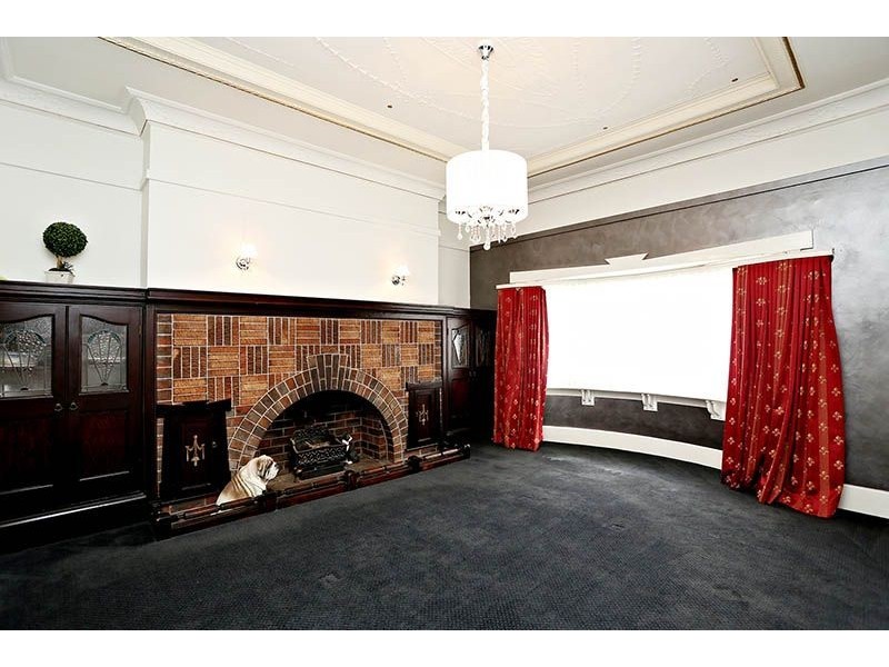 73 Woodland Street, Essendon VIC 3040