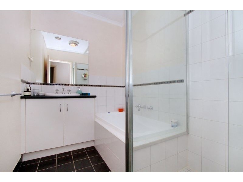 3/44 Bowes Avenue, Airport West VIC 3042