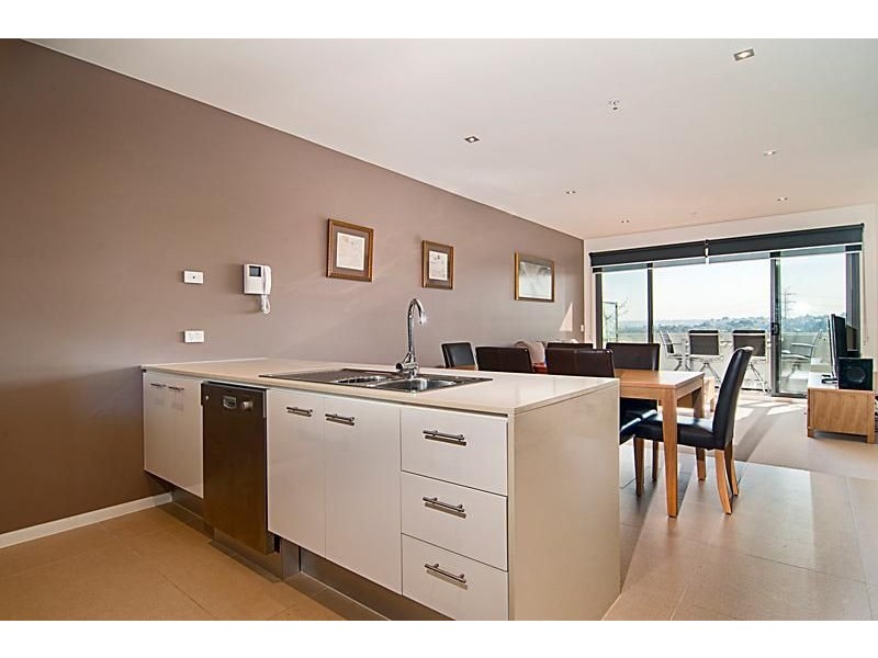 304/55 Cumberland Drive, Maribyrnong VIC 3032