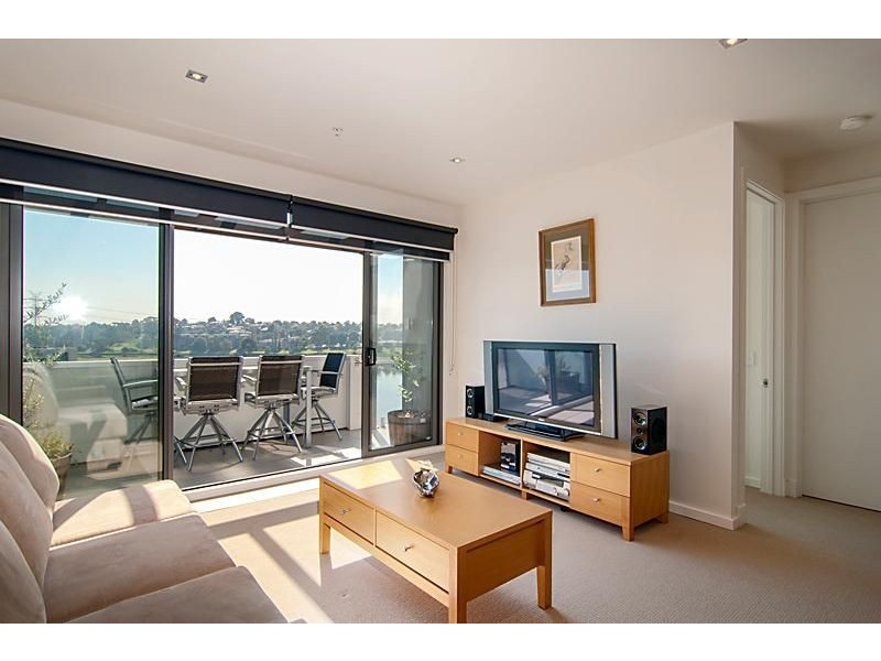 304/55 Cumberland Drive, Maribyrnong VIC 3032