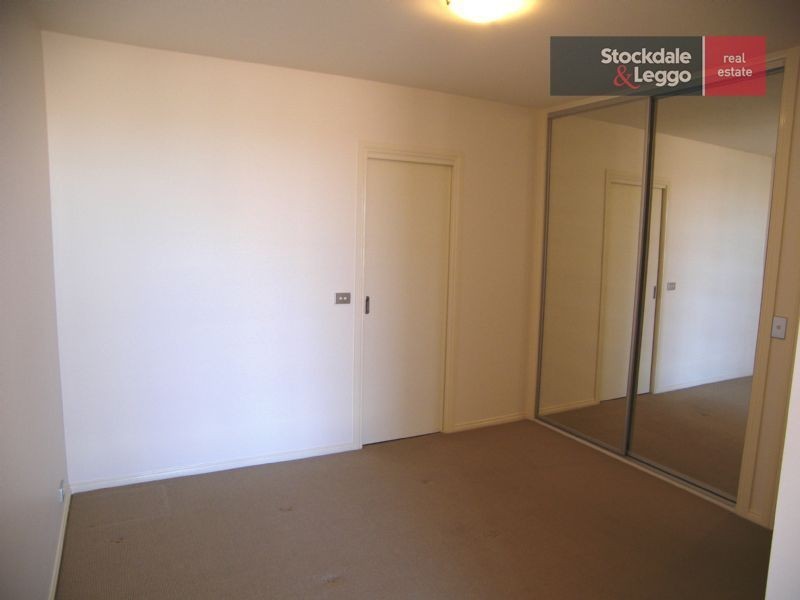 304/77 Village Way, Maribyrnong VIC 3032