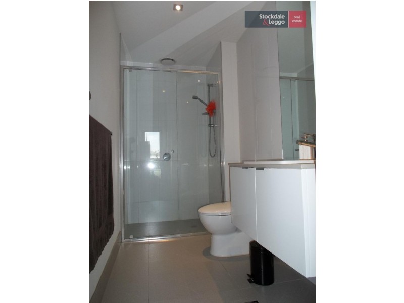 212/20 Pier Lane, Maribyrnong VIC 3032