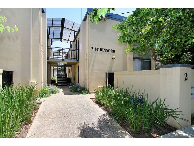 8/2 St Kinnord Street, Aberfeldie VIC 3040