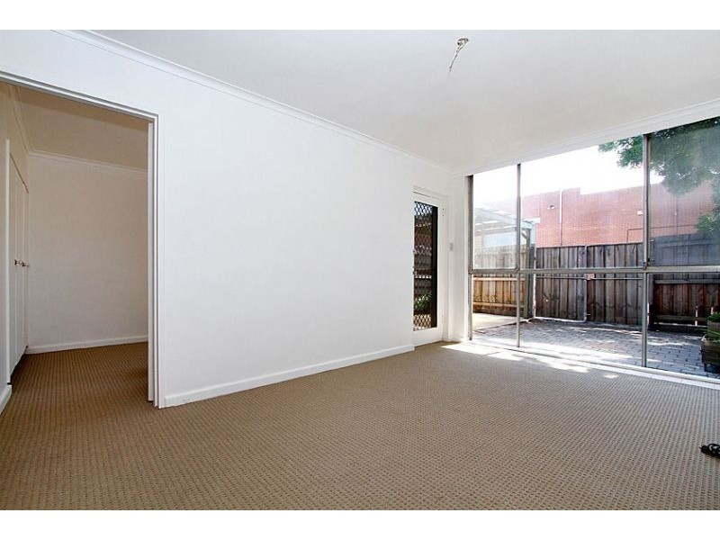 8/2 St Kinnord Street, Aberfeldie VIC 3040