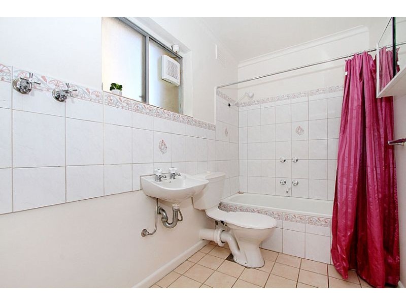 8/2 St Kinnord Street, Aberfeldie VIC 3040