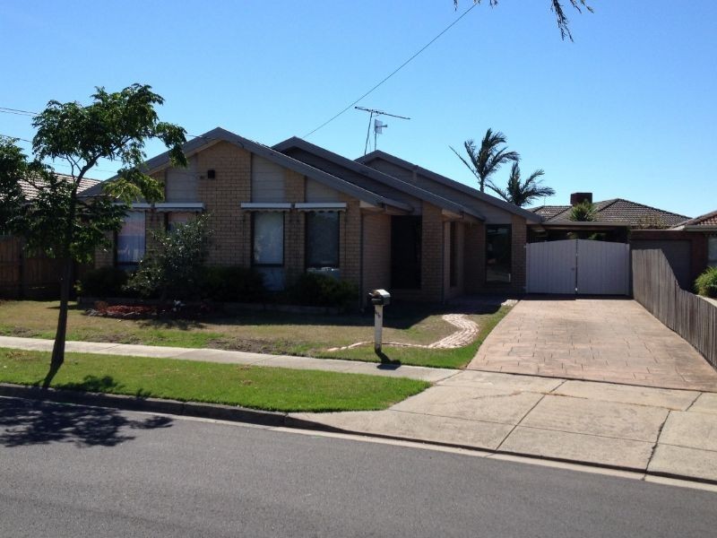 100 Lenoak Street, Gladstone Park VIC 3043