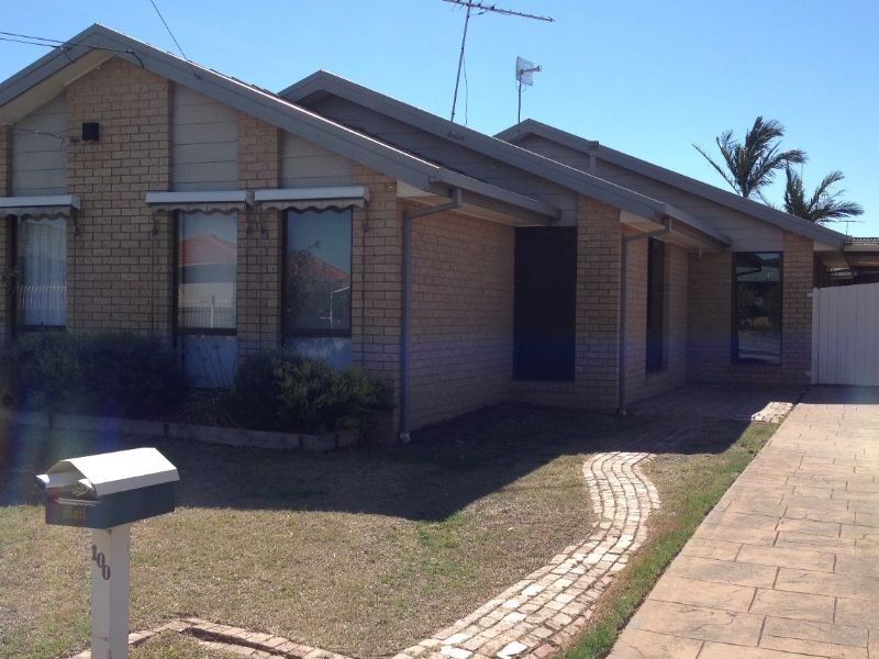 100 Lenoak Street, Gladstone Park VIC 3043
