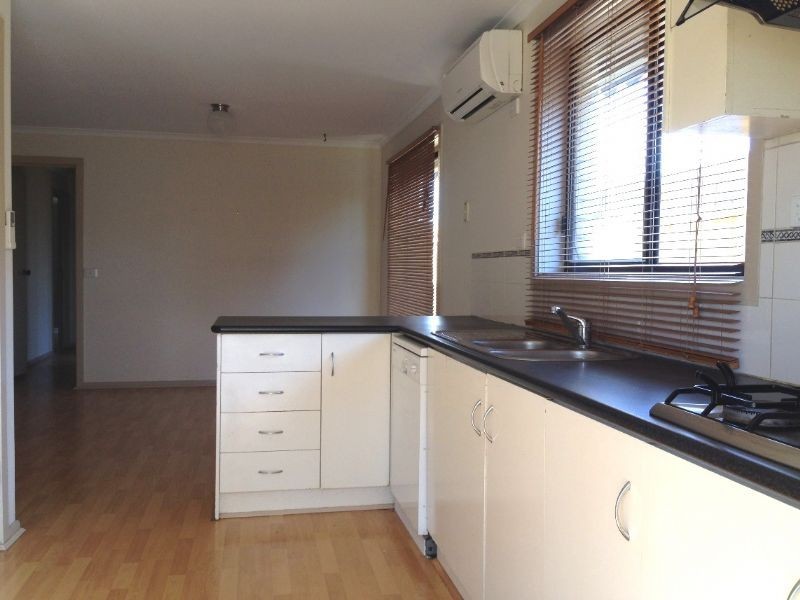 100 Lenoak Street, Gladstone Park VIC 3043