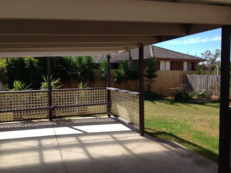 100 Lenoak Street, Gladstone Park VIC 3043