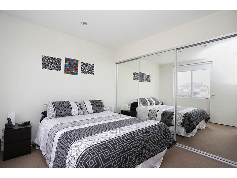 213/2 La Scala Avenue, Maribyrnong VIC 3032