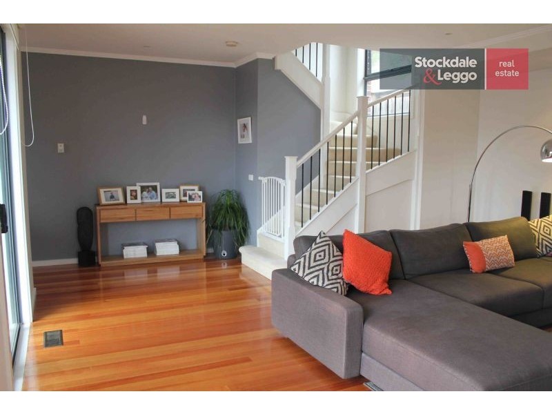 27 Navy Close, Maribyrnong VIC 3032