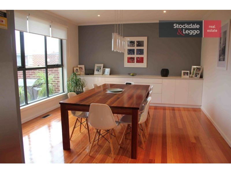 27 Navy Close, Maribyrnong VIC 3032