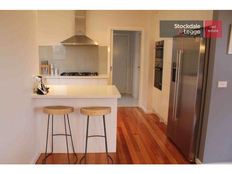 27 Navy Close, Maribyrnong VIC 3032