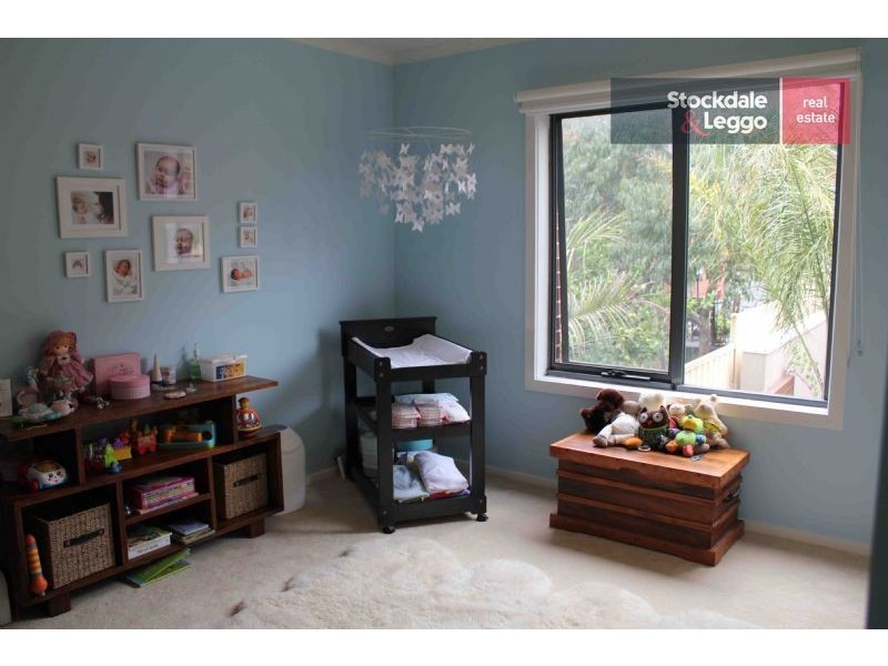 27 Navy Close, Maribyrnong VIC 3032