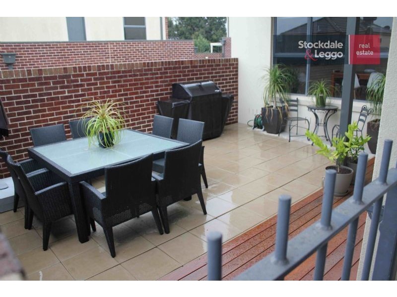 27 Navy Close, Maribyrnong VIC 3032