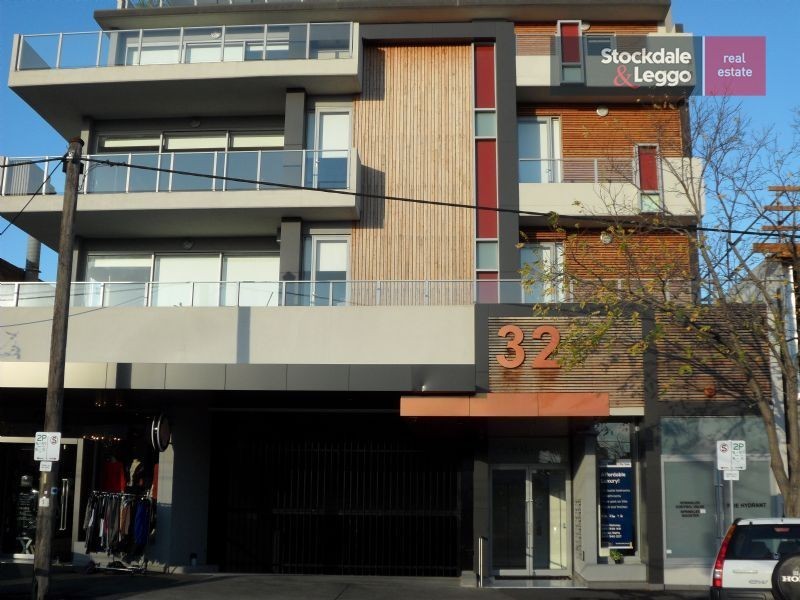 3/32 Napier Crs, Essendon VIC 3040