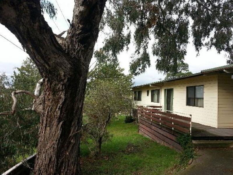 22 Wendora Street, Strathmore VIC 3041