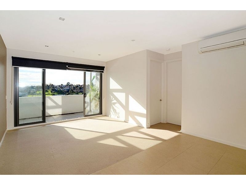 304/55 Cumberland Drive, Maribyrnong VIC 3032