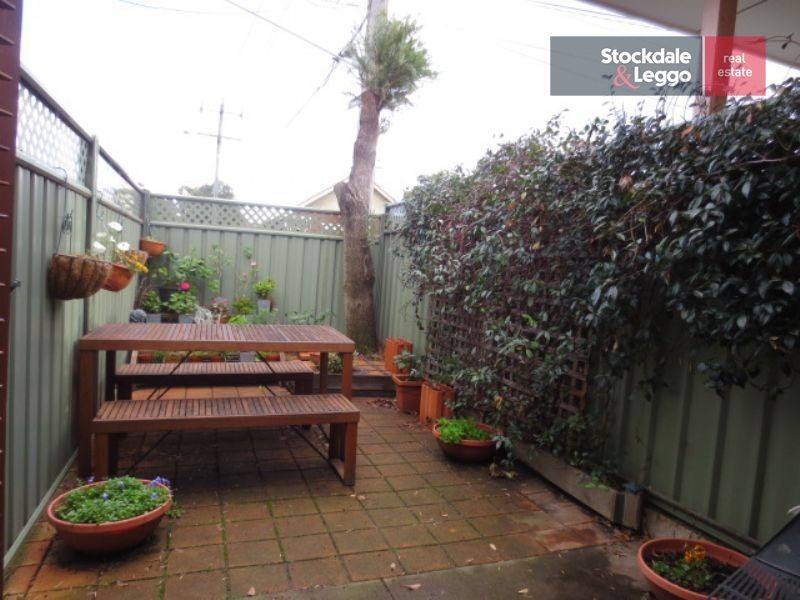 2/6 Lincoln Road, Essendon VIC 3040