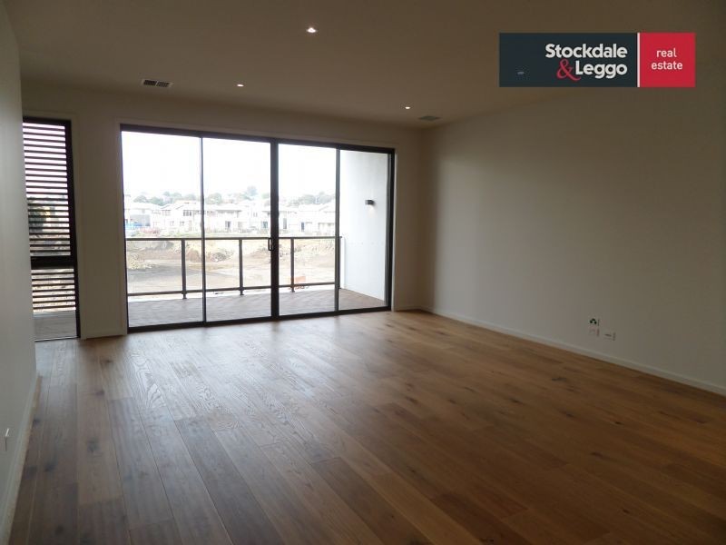 5 Aspect Avenue, Ascot Vale VIC 3032