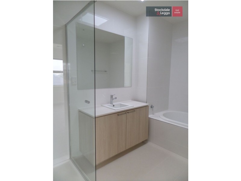 5 Aspect Avenue, Ascot Vale VIC 3032