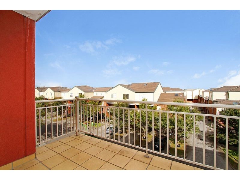 303/77 Village Way, Maribyrnong VIC 3032