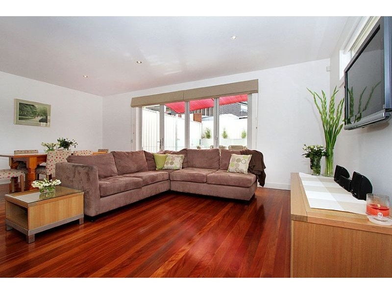 2B May Street, Aberfeldie VIC 3040