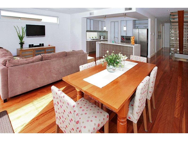 2B May Street, Aberfeldie VIC 3040