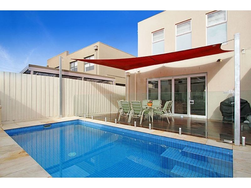 2B May Street, Aberfeldie VIC 3040