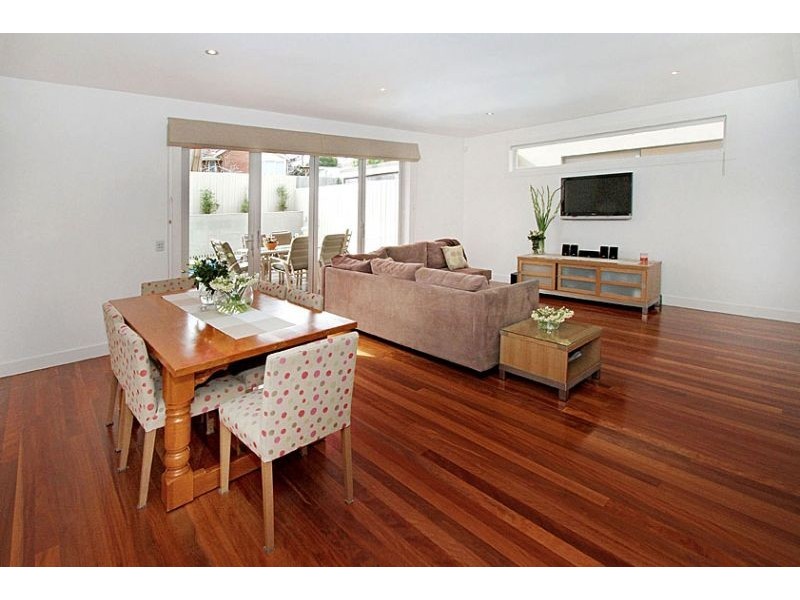 2B May Street, Aberfeldie VIC 3040