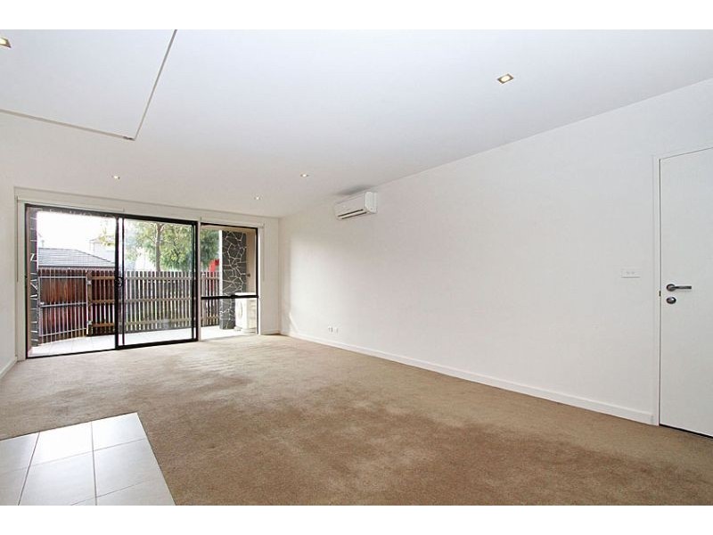 4/2 Crefden Street, Maidstone VIC 3012