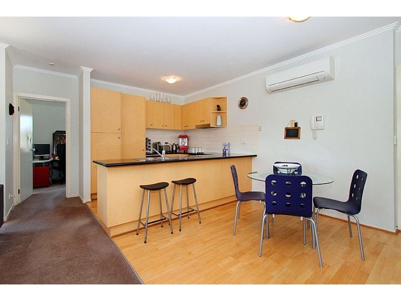 51/2 Newmarket Way, Flemington VIC 3031
