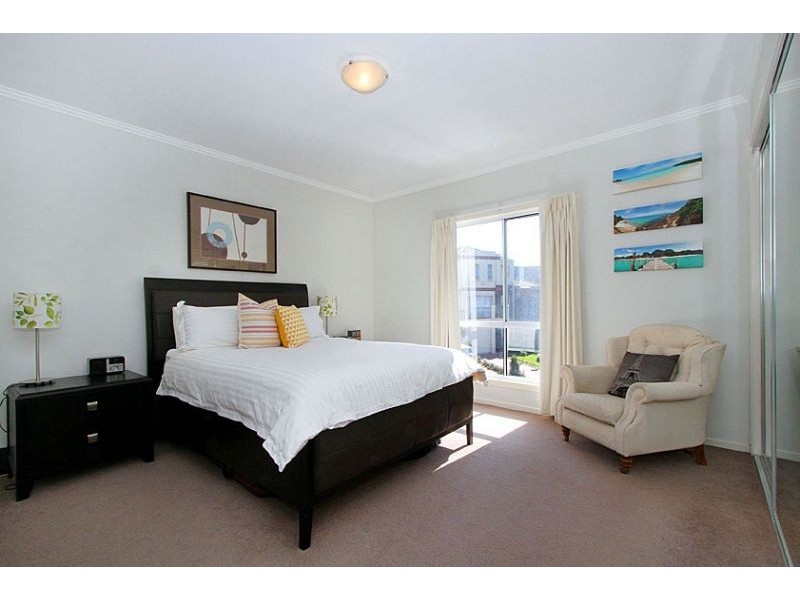 51/2 Newmarket Way, Flemington VIC 3031
