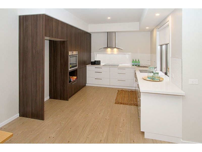 42A Lind Street, Strathmore VIC 3041