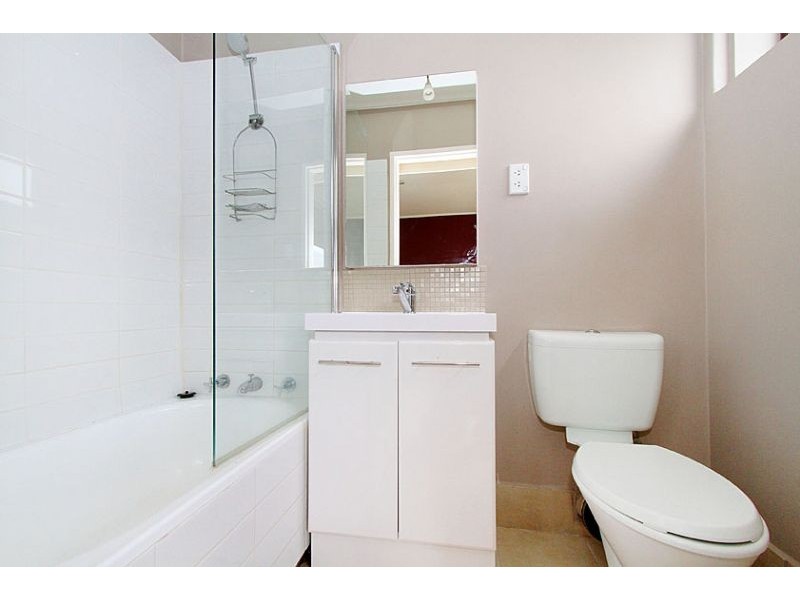 10/242 Pascoe Vale Road, Essendon VIC 3040