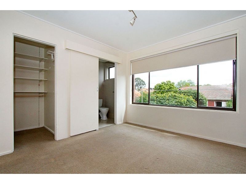 10/242 Pascoe Vale Road, Essendon VIC 3040