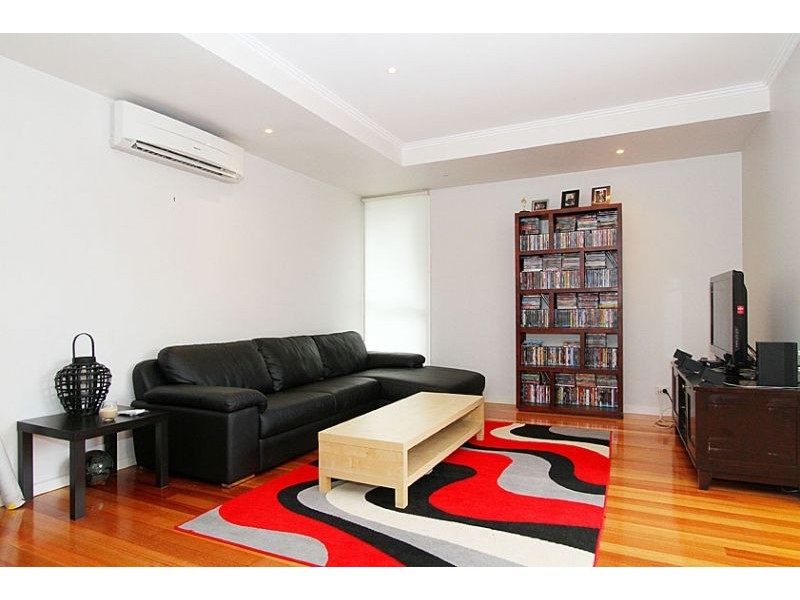 27 Navy Close, Maribyrnong VIC 3032