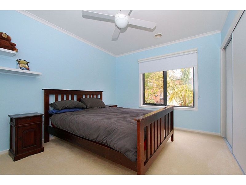 27 Navy Close, Maribyrnong VIC 3032