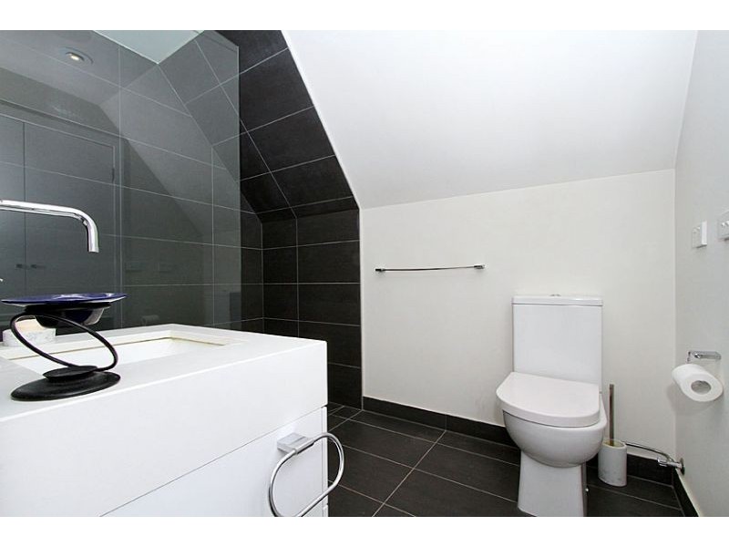 G02/1C Berry Street, Essendon North VIC 3041