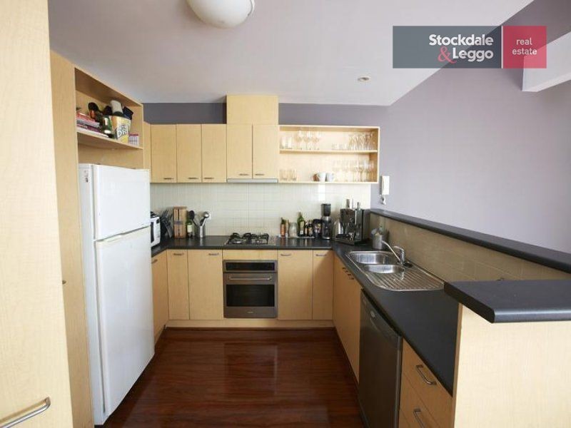 32/1 Gatehouse Drive, Kensington VIC 3031