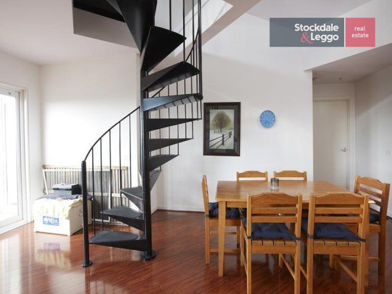 32/1 Gatehouse Drive, Kensington VIC 3031